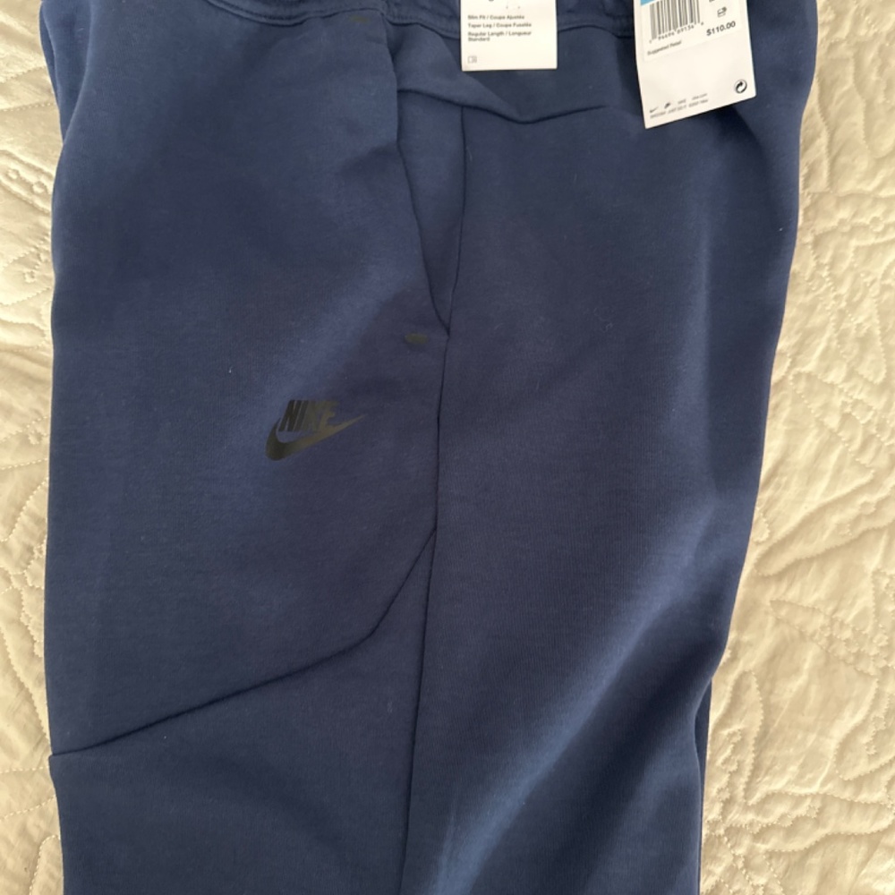 Nike tech pants - Picture 2 of 3